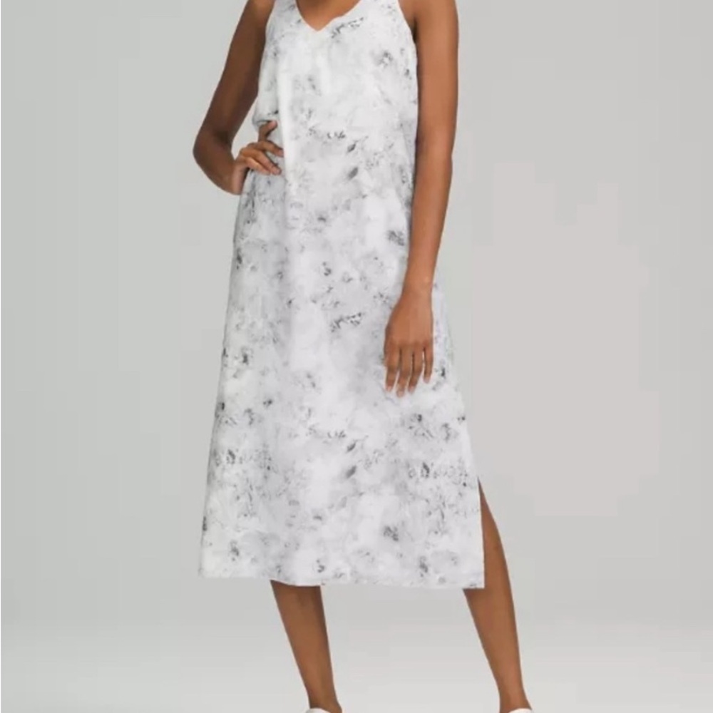 Lululemon V-Neck Midi Dress Size 10 NWOT